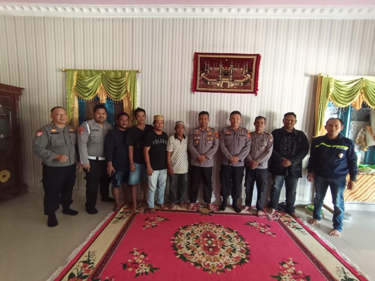 Bekesah Kapolsek Muara Badak kunjungi Gerakan Pemuda Asli Kalimantan (GEPAK) Kec.Muara Badak