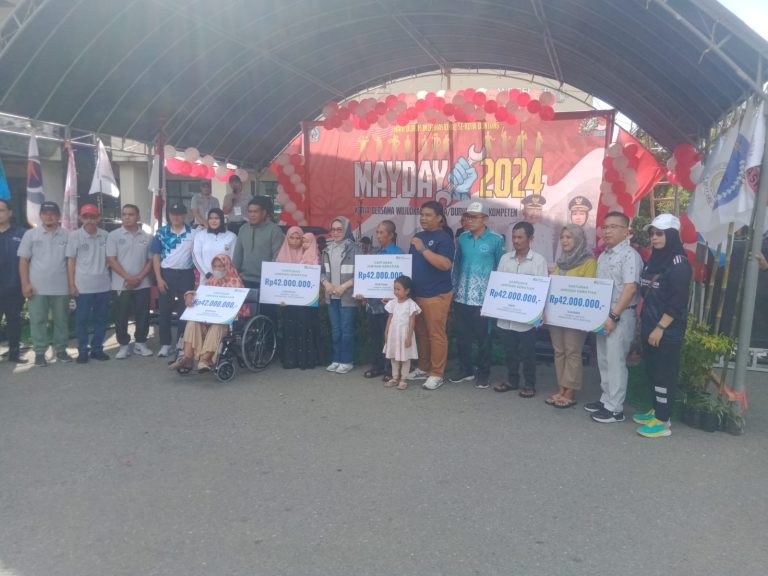 Pemkot Bontang Gelar Jalan Santai Peringati May Day Tahun 2024