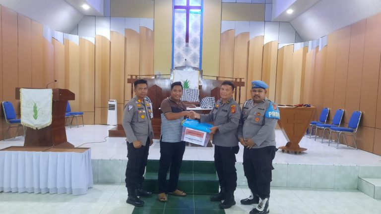 Melalui program Minggu Kasih, Kapolsek Muara Badak jalin sinergi Bersama pegurus Gereja GPIB Tanjung Limau