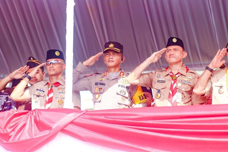 Kapolres Bontang Hadiri Upacara Hari Pramuka ke-63 di Stadion Taman Prestasi