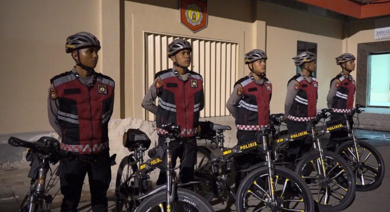 Patroli Sepeda Bontang Presisi Sat Samapta Polres Bontang Jaga Kamtibmas jelang Akhir Pekan