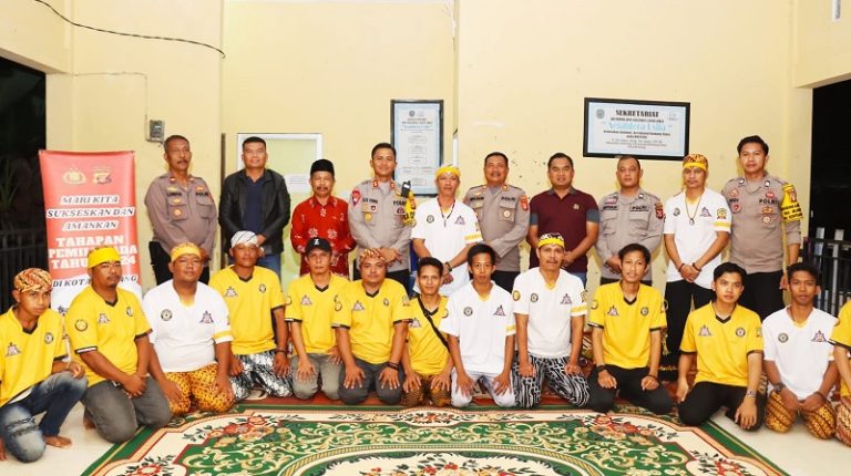 Silahturahmi dan Bekesah Kapolres Bontang Bersama Remaong Kutai Berjaya Bontang