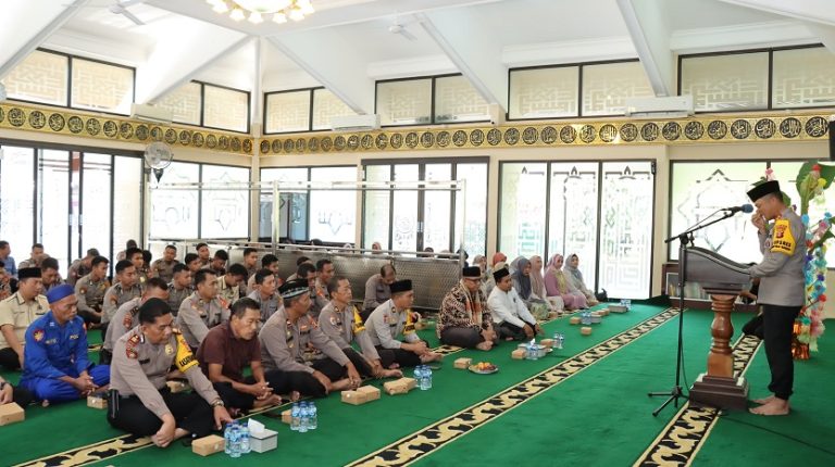 Peringatan Maulid Nabi Muhammad SAW di Masjid Roudatul Muttaqin Polres Bontang