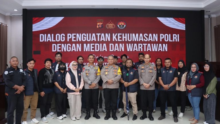 Kunjungan Kerja Kabid Humas Polda Kaltim ke Polres bontang, disi dengan Dialog Penguatan Kehumasan Polri, Pererat Sinergi dengan Awak Media