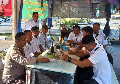 Cipta Kondisi wilayah Binaan, Bhabinkamtibmas Gunung Telihan Laksanakan Pengecekan Kamtibmas di Pasar Taman Telihan