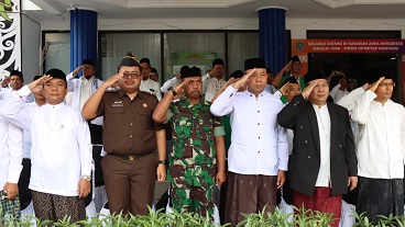 Kabag SDM Polres Bontang hadiri Upacara Peringatan Hari Santri Nasional 2024 Di Kota Bontang, Mengusung Tema “Menyambung Juang Merengkuh Masa Depan”