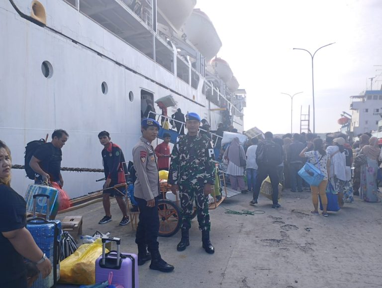 Polairud dan Pom TNI Amankan Kedatangan dan Keberangkatan KM Binaiya di Pelabuhan Loktuan