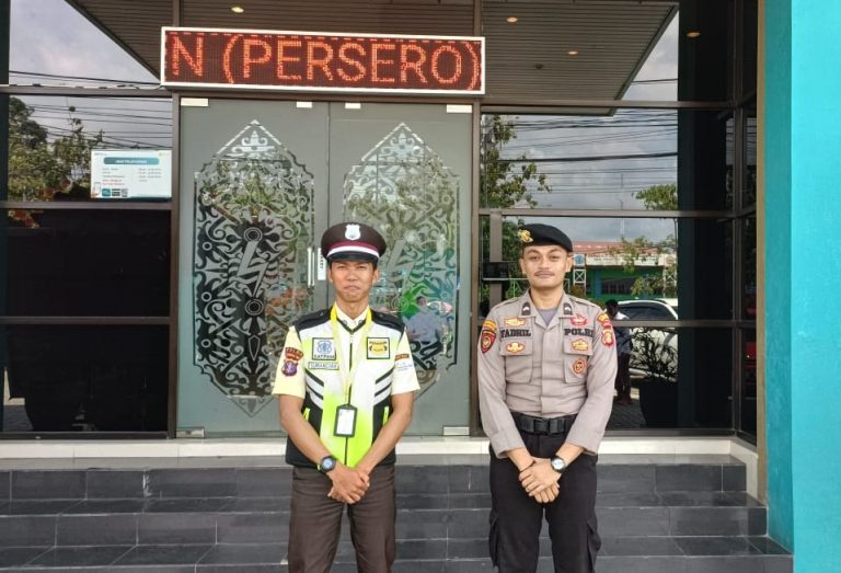 Pastikan Aman Personil Sat Samapta Polres Bontang berikan Pendampingan Tim P2TL PLN di Bontang Utara