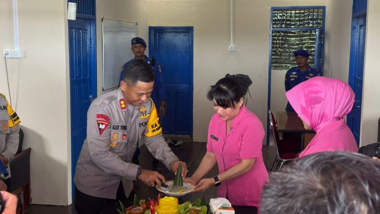 Resmikan Pos Penolong Muara Berau Polairud, Kapolres Bontang Tekankan Pentingnya Pelayanan Publik