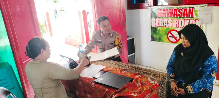 Bhabinkamtibmas Desa Prangat Selatan Lakukan Cooling System Jelang Pilkada 2024 bersama Guru SDN 1 Prangat selatan