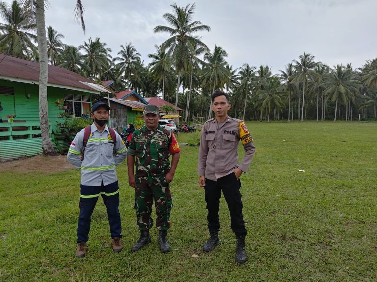 Sinergi bersama Babinsa, Bhabinkamtibmas Santan Ilir Gelar Cooling System Jelang Pilkada 2024