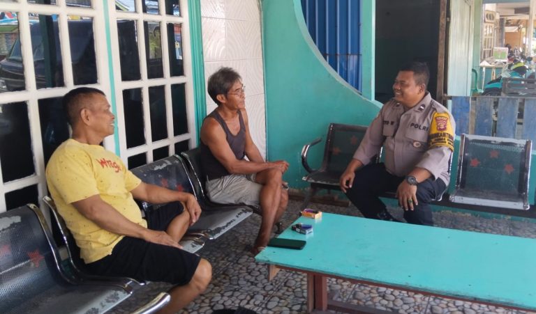 Upaya preemtif, Bhabinkamtibmas Kelurahan Berbas Pantai Gelar Cooling System dan cipkon di RT 16 Berbas Pantai