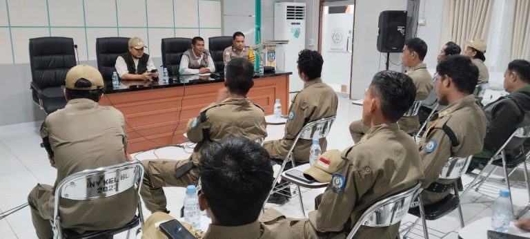 Beri pembekan, Bhabinkamtibmas Bontang Lestari Hadiri Silaturahmi dan Pembekalan Petugas Pengamanan TPS