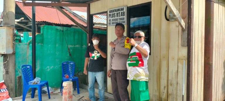 Bhabinkamtibmas Kelurahan Berebas Tengah Laksanakan Cooling System Jelang Pilkada 2024 bersama Ketua RT Ahmad Nanga