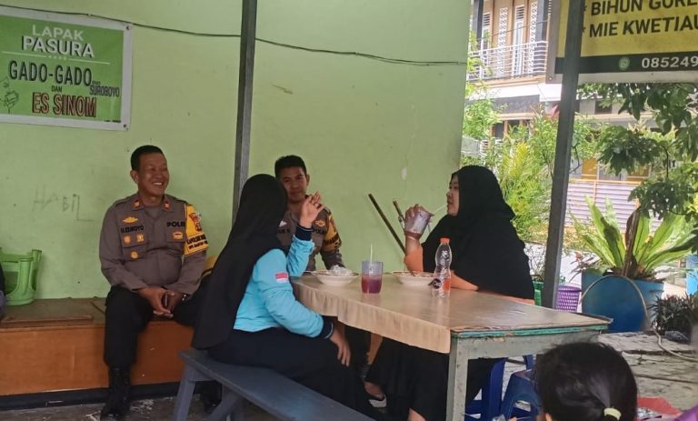 Kapolsek Bontang Barat didampingi Babinkamtibmas Belimbing gelar Cooling System Jelang masa tenang Pilkada 2024