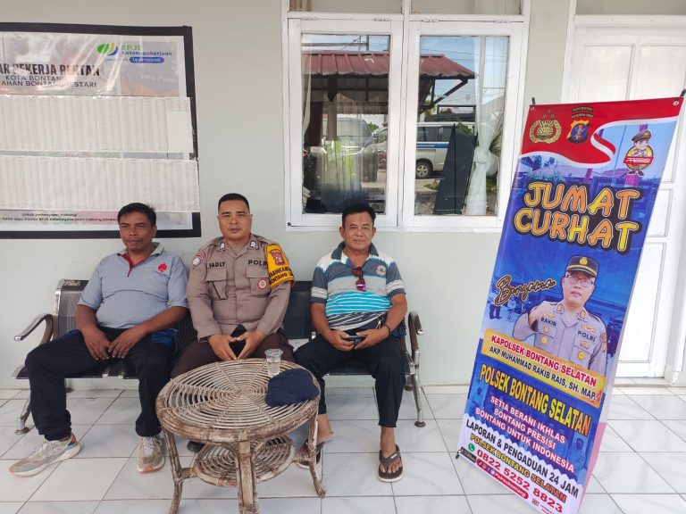 Bhabinkamtibmas Bontang Lestari Gelar Safari Jumat Curhat untuk Cooling System dan Ciptakan Kondisi Aman Menjelang Pilkada 2024