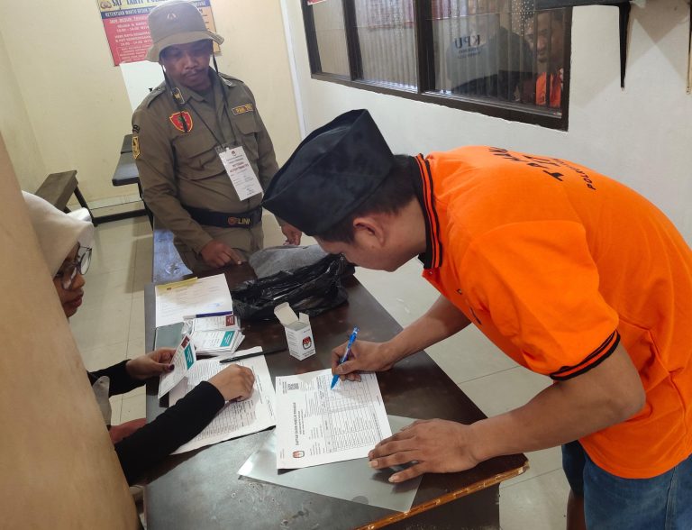 Fasilitasi hak pilih warga binaan, pemungutan suara Pilkada 2024 digelar dirutan Polres Bontang