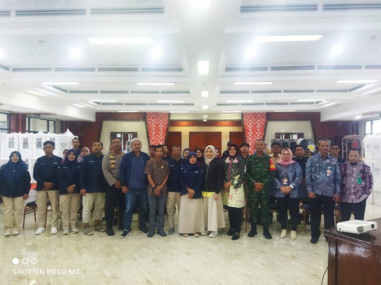 Pastikan Aman Polres Bontang amankan Pembukaan Rapat Pleno Penghitungan Suara Tingkat Kecamatan Bontang Utara Tahun 2024