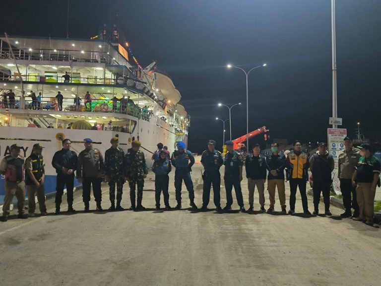 Polri Perkuat Pelayanan Dan Keamanan Di Pelabuhan Loktuan Jelang Nataru 2024-2025