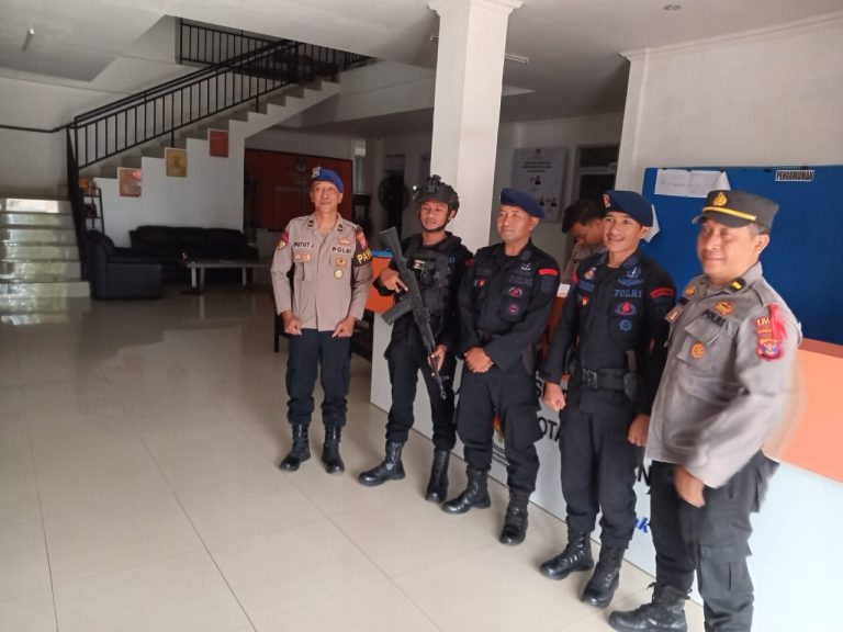 Minimalisir Gangguan Keamanan Pasca Pleno : Polres Bontang Tetap Amankan KPU dan Bawaslu