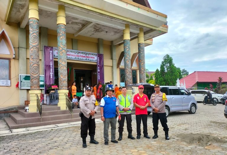 Pastikan Keamanan Kondusif, Polres Bontang Laksanakan Pengamanan Ibadah Misa Natal 2024 di Gereja Paroki St. Yosep Bontang