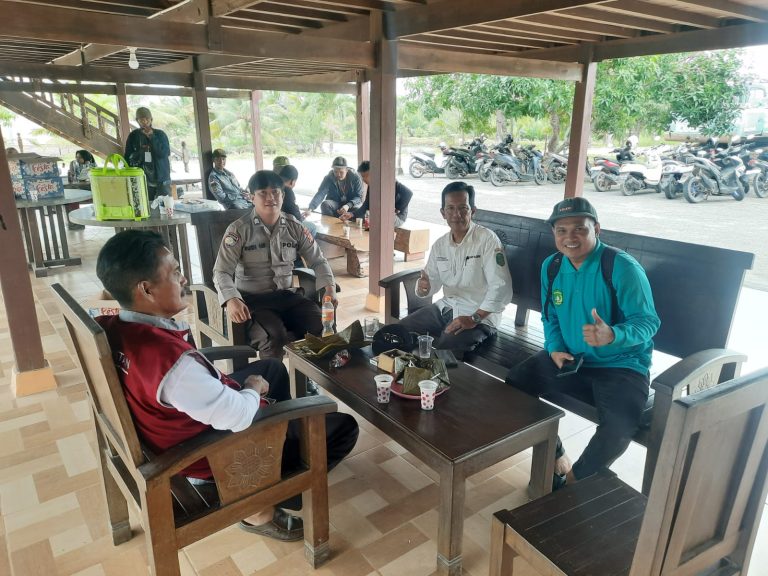   Bhabinkamtibmas Desa Salo Cella Laksanakan Kunjungan Sambang dan Himbauan Kamtibmas