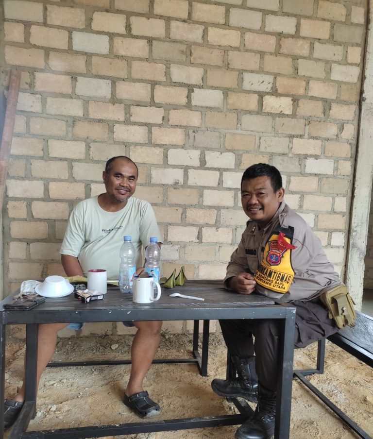 Bhabinkamtibmas Kelurahan Bontang Baru Lakukan Cooling System dan Cipta Kondisi, Sampaikan Himbauan Kamtibmas