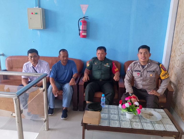 Jalin koordinasi, Bhabinkamtibmas Gunung Elai Sambangi Warga untuk Sampaikan Pesan Kamtibmas