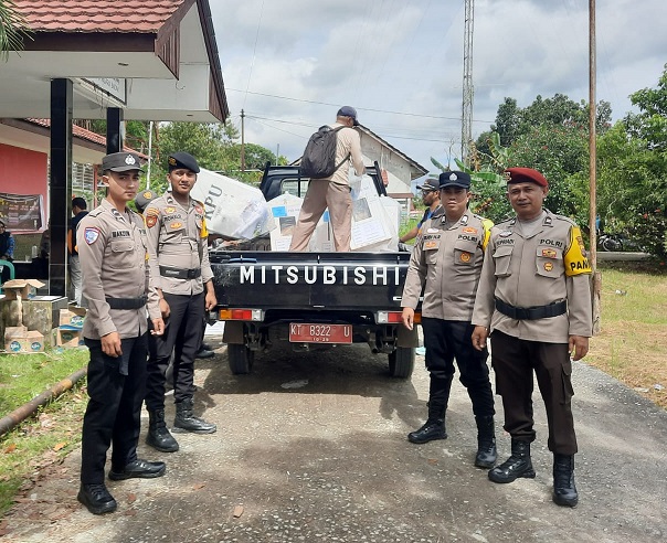 H-2 Distribusi Logistik PSU Pilbup Kukar 2025 ke 13 Desa di Kec Muara Badak berjalan lancer dan kondusif