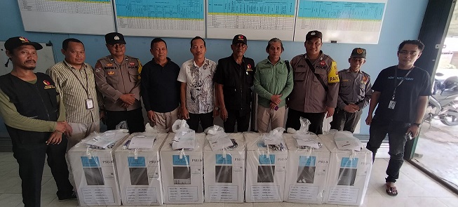 H-2 Distribusi Logistik PSU Pilbup Kukar 2025 ke 11 Desa di Kec Mrngkayu berjalan lancer dan kondusif