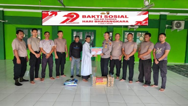 Polri untuk Masyarakat : Polsek Muara Badak Lakukan Bakti Religi Sambut HUT Bhayangkara ke-79
