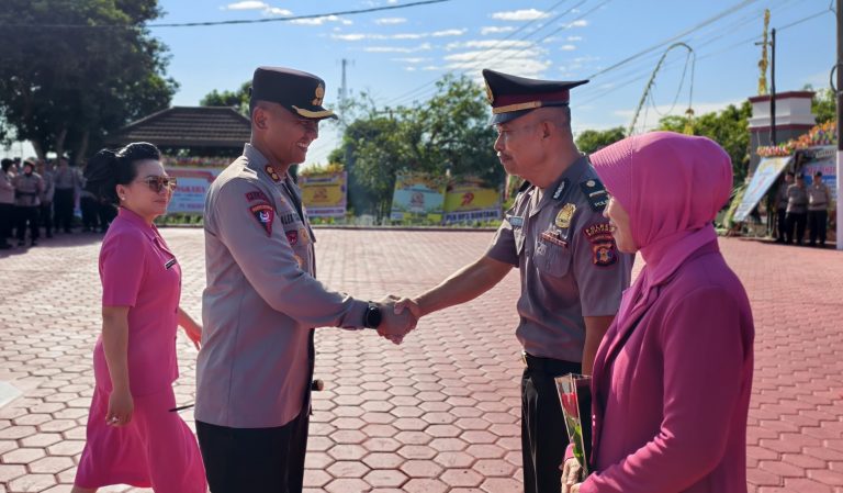 Kapolres Bontang Pimpin Upacara Kenaikan Pangkat 26 Personel Polres Bontang TMT 1 Juli 2025