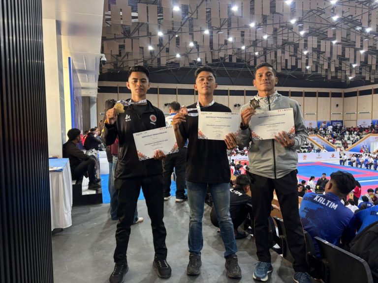 Tiga Personel Brimob Kaltim Raih Prestasi Membanggakan di Ajang KONI-Bayan Championship 2025 Cabor Karate