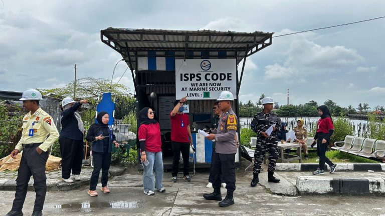 Bhabinkamtibmas Loktuak mengikuti Gelar Live Exercise ISPS Code, Siapkan Keamanan dan Keselamatan di Pelabuhan Umum Loktuan Bontang