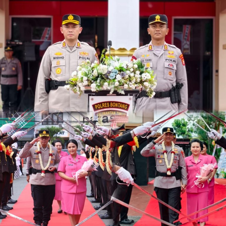 Polres Bontang gelar Tradisi Penyambutan serta Apel Welcome and Farewell Parade Kapolres Bontang