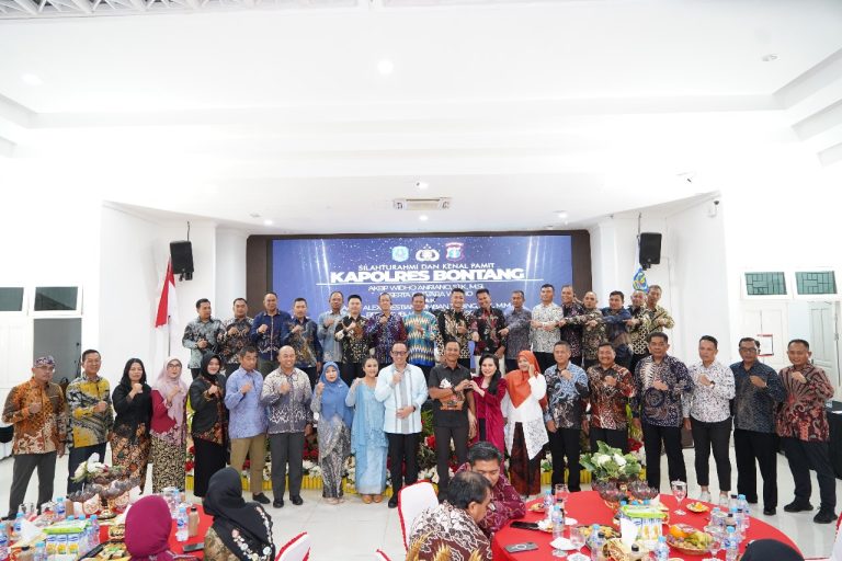 Malam Silaturahmi dan Kenal Pamit Kapolres Bontang: AKBP Alex Frestian Lumban Tobing Disambut Haru, AKBP Widho Anriano Siap Mengemban Tugas Baru