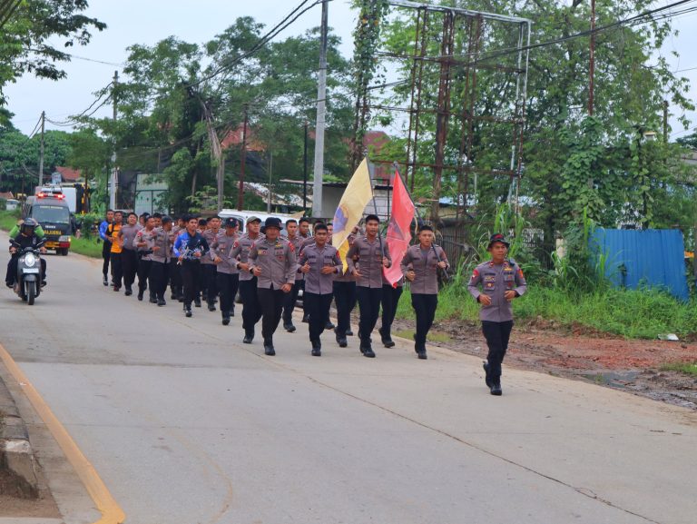 Tradisi Pembentukan Karakter, Batalyon B Pelopor Sat Brimob Polda Kaltim Gelar Pembinaan Fisik dan Mental kepada Baja dan Taja