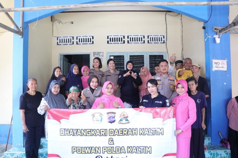Bhayangkari Daerah Kaltim dan Polwan Polda Kaltim Gelar Aksi Sosial di Perumahan Posindo