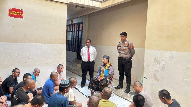 Polres Bontang Gelar Binrohtal Rutin Berikan Motivasi serta tingkatkan iman dan taqwa kepada warga binaan