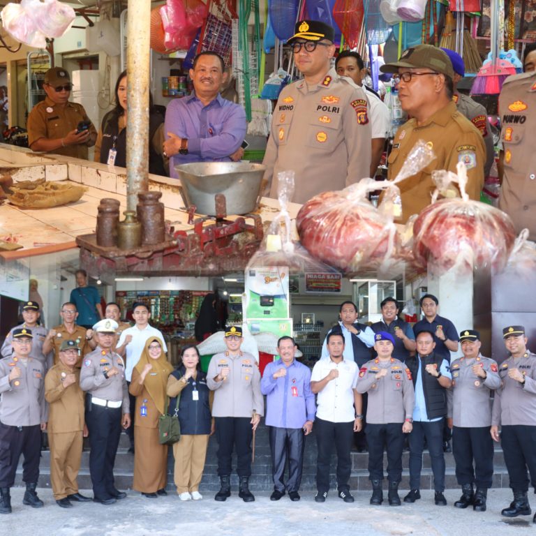 Polres Bontang bersama Pemkot Bontang gelar sidak Pasar : Monitoring Ketersediaan dan stabilitas harga Bahan Pangan di Kota Bontang