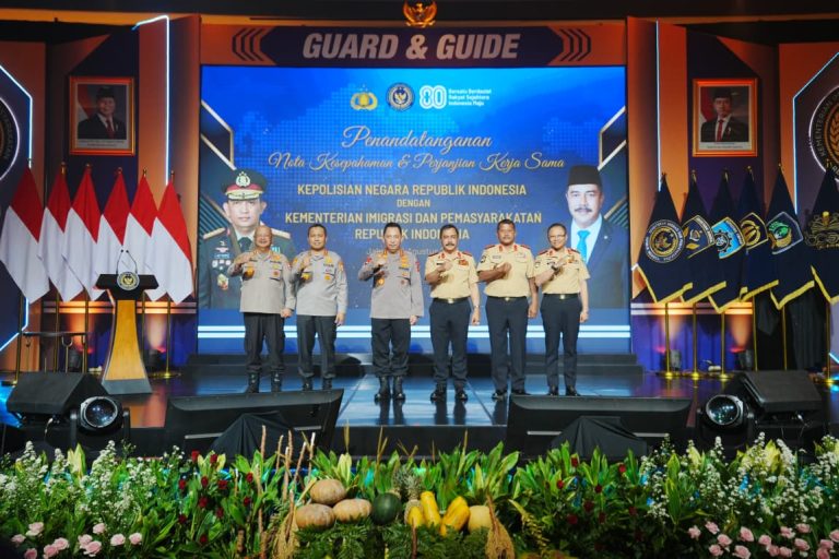 Perkuat Sinergitas, Kapolri dan Menteri Imigrasi dan Pemasyarakatan Tandatangani MoU
