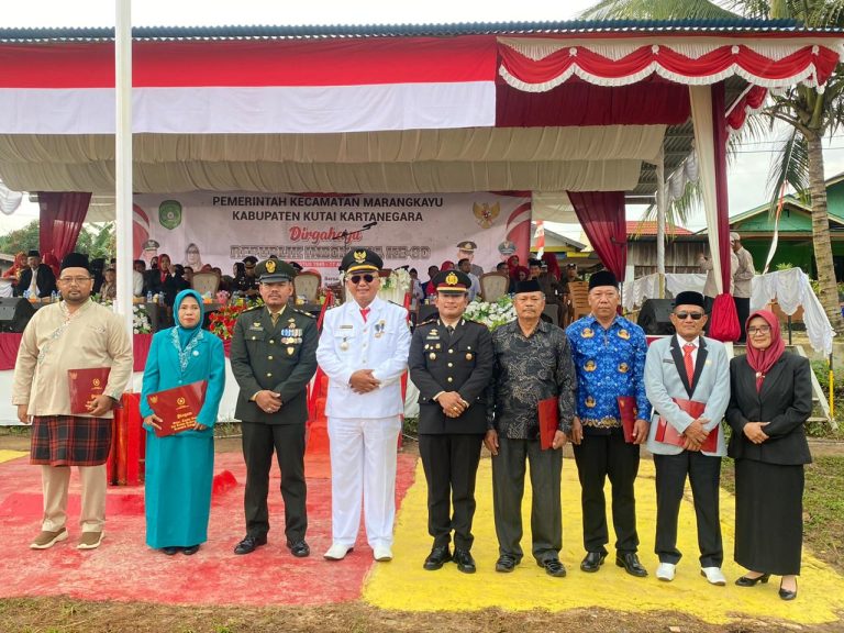 Khidmat, Upacara Penaikan Bendera Merah Putih di Marangkayu Peringati HUT RI ke-80