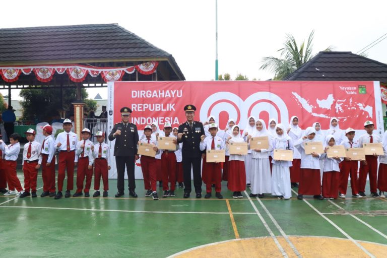 Forkopimda Hadiri Upacara HUT RI ke-80 di SMA IT Yabis Bontang