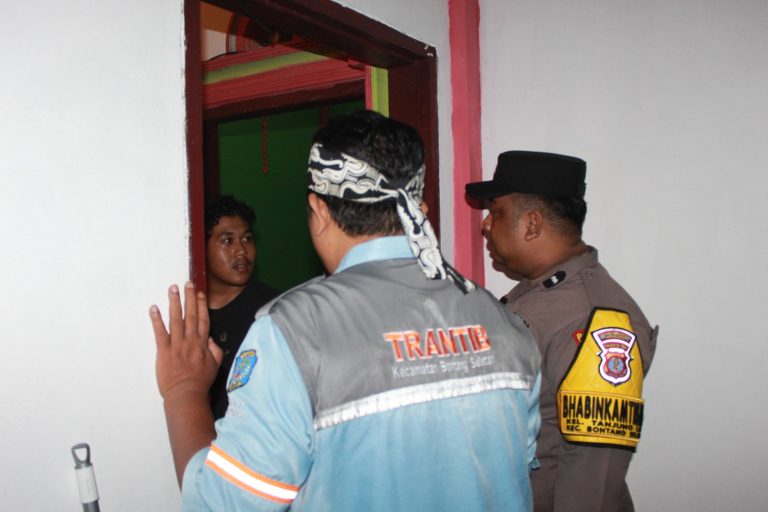 Bhabinkamtibmas Tanjung Laut Gelar Patroli Gabungan, Tertibkan Administrasi Kependudukan dan Cegah Kenakalan Remaja
