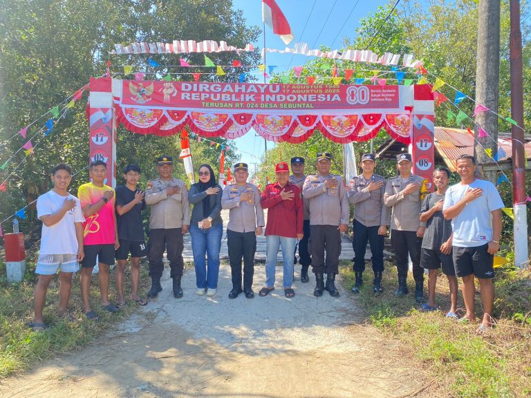 Semarak HUT RI Ke-80, Polsek Marangkayu dan Muara Badak Gelar Penilaian Kampung Hias