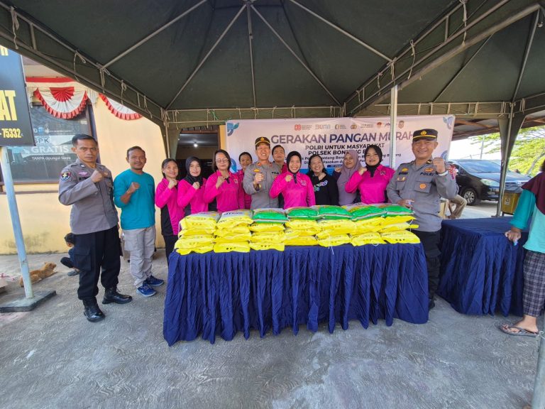 Stabilkan Harga dan Bantu Masyarakat, Polri Gelar Pasar Murah di Bontang Barat