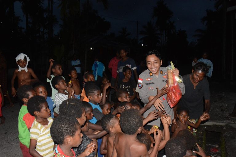 Satgas Ops Damai Cartenz Perkuat Ikatan Kebersamaan dengan Masyarakat Mimika