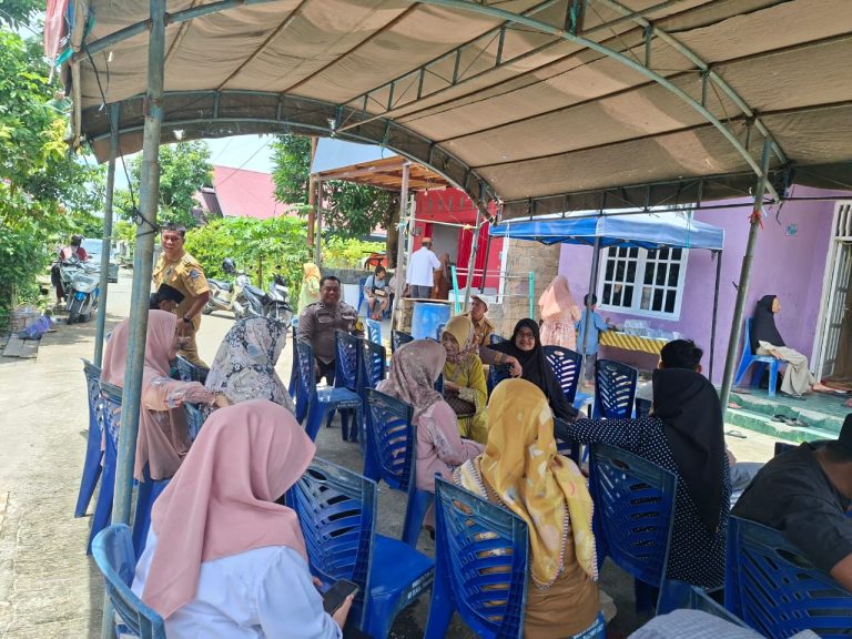 Bhabinkamtibmas Tanjung Laut Hadiri Takziah, Sampaikan Imbauan Keselamatan kepada Pelayat
