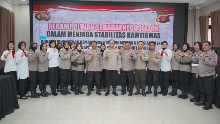 Kapolres Bontang AKBP Widho Anriano Membuka Pelatihan Peran Polwan sebagai Negosiator