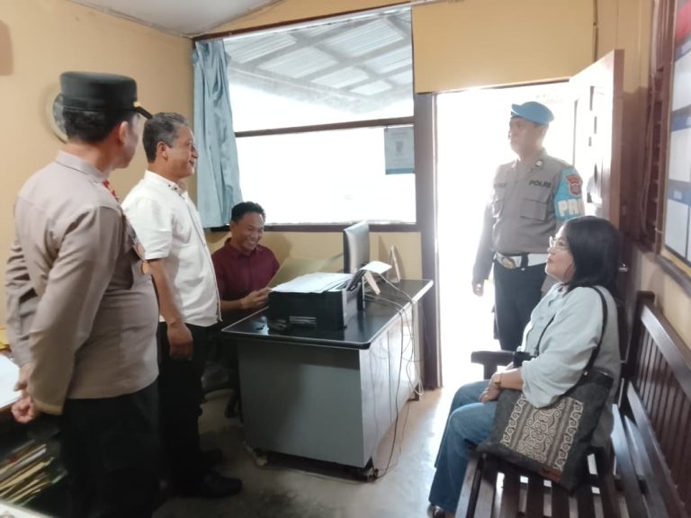 Polsek Bontang Barat Gelar Pengawasan Fungsi Propam untuk Meningkatkan Kualitas Pelayanan